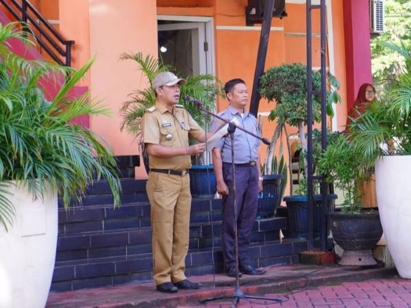 Camat Biringkanaya Pimpin Upacara Bendera, Tekankan Disiplin dan Siaga Bencana