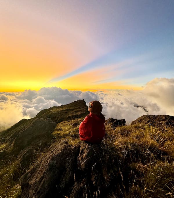 13 Ribu Pendaki Sampai di Puncak Bulu Baria, Gunung Terbersih di Sulsel yang Dikelola Bersama EIGER