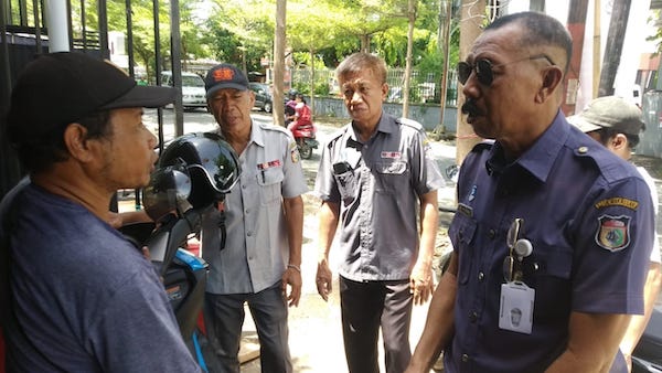 PD Parkir Makassar Ingatkan Jukir Taat Aturan, Gunakan Rompi dan Id Card