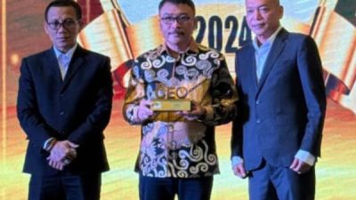 Direktur Utama Bank Sulselbar Raih Penghargaan Top 100 CEO 2024