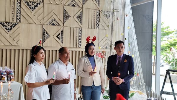 Mercure Nexa Pettarani Semarakkan Natal dengan A Lit the Christmas Tree