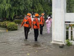 RSI Faisal Makassar Diredam Banjir, Pasien Dievakuasi