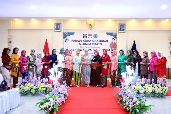 Jelang Hari Ibu, Lapas Bulukumba Gelar Parade Kebaya Nasional