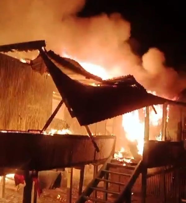 Diduga Korsleting Listrik, 2 Rumah di Takalar Hangus Terbakar