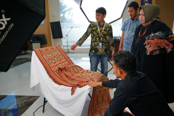 Pertamina Sulawesi Tingkatkan Kompetensi Mitra Binaan Melalui Upskilling Product Photography