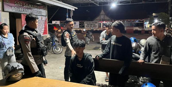 Polresta Mamuju Amankan Dua Remaja Mabuk di Anjungan Pantai Manakarra