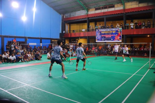 Warga Antsuias Ikuti Final Turnamen Badminton Kapolres Maros Cup