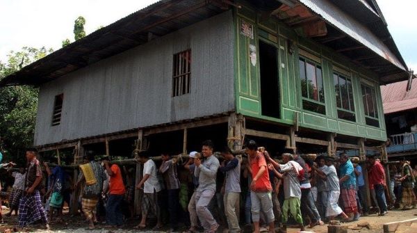 Marakka’ Bola, Warisan Budaya Bugis yang Masih Hidup di Kabupaten Barru