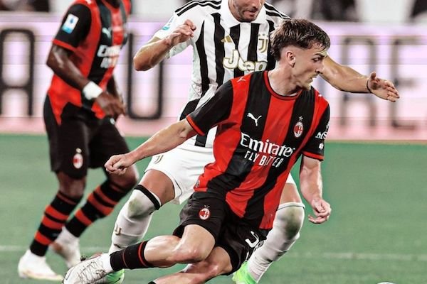 Sempat Tertinggal, Juventus Tahan Imbang AC Milan 1-1