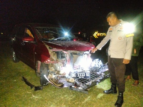 Diduga Salah Jalur, Minibus Tabrak Motor di Sendana Majene