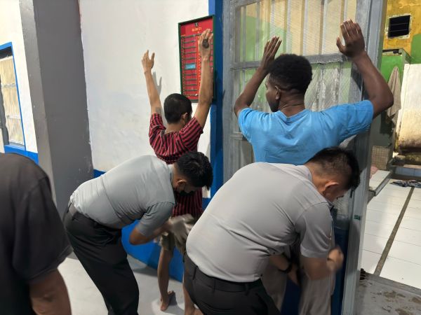 Kankanwil Ditjen PAS Sulsel Sidak Lapas Makasar, Temukan Barang Terlarang