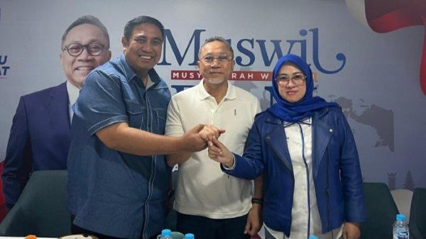 Cetak Sejarah, Husniah Talenrang Jadi Ketua Perempuan Pertama PAN Sulsel