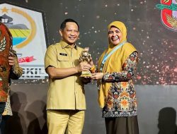Pemda Maros Terima Predikat UHC