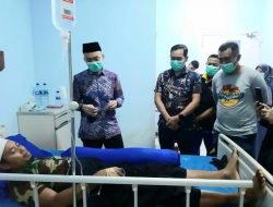 Melalui KORPRI Peduli, Sekda Maros Menginisiasi Jenguk ASN Sakit