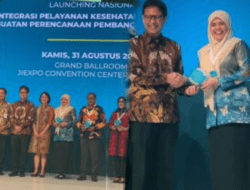 Pada Launching Nasional Integrasi Pelayanan Kesehatan Primer,  Wabup Hj Suhartina Bohari Terima Penghargaan