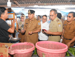Bupati dan Wabup Maros Dampingi Pj Gubernur Sulsel Tinjau Pasar Rakyat Butta Salewangang