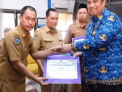 Apresiasi, Bupati Maros Beri Penghargaan Perpustakaan Desa Berbasis Inklusi Sosial