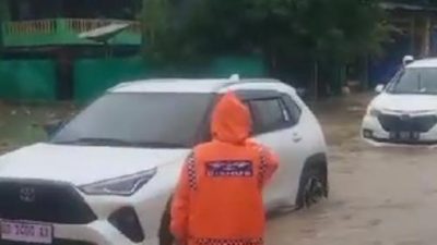 Ruas Jalan Poros Jeneponto-Makassar Tergenang Hingga 30 Sentimeter