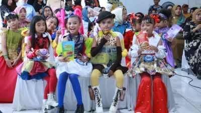 Buka Lomba Fashion Show, Wabup Edy Manaf Puji Peran IWAPI