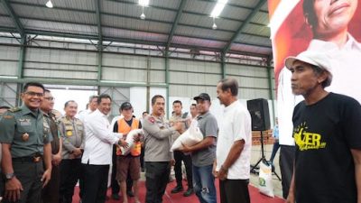 Wakapolri Lepas Penyaluran Bantuan Pangan Serentak di Sulsel