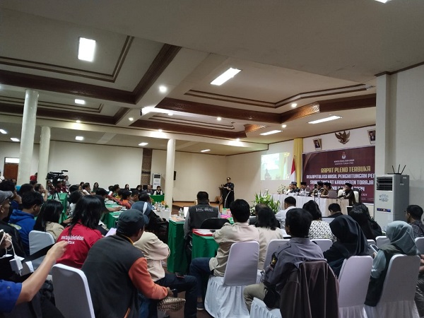 KPU Torut Mulai Rekapitulasi Suara di 7 Kecamatan