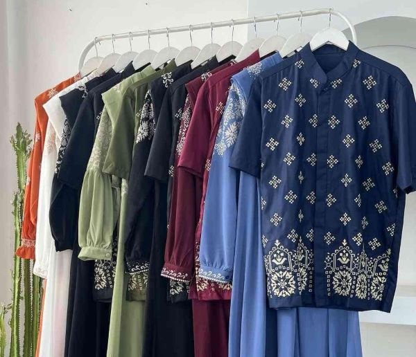 Rekomendasi Baju Lebaran Couple Untuk Tampil Kompak Bersama Pasangan