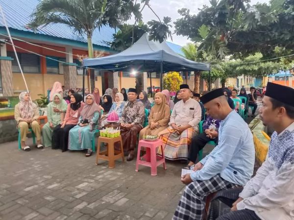 Lepas Tim Safari Ramadan, SMPN 32 Bulukumba Terjunkan 15 Pelajar Berdakwah