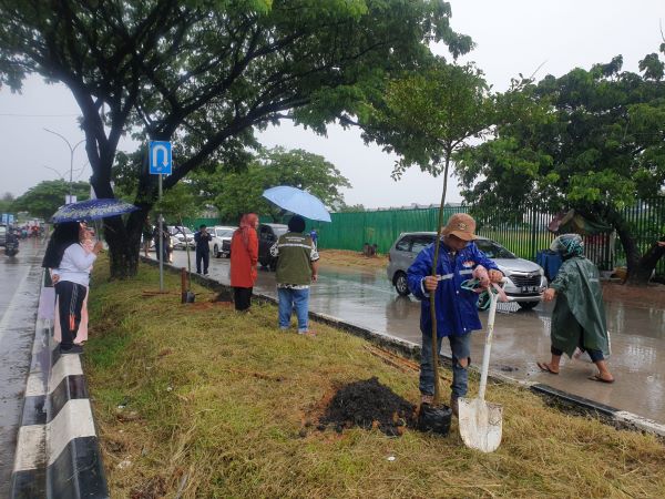 Revitalisasi Lapangan Karebosi, Dispora dan DLH Tanam 2020 Pohon