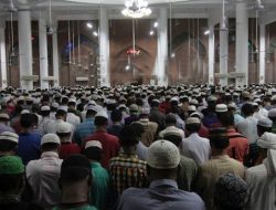 Hukum Salat Tarawih Tapi Belum Lakukan Salat Isya