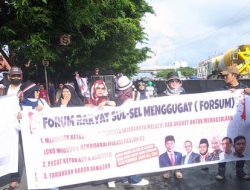 Aksi Forsum Depan Kantor DPRD Sulsel di Penuhi Ibu-Ibu