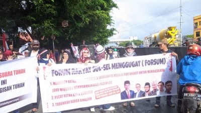 Aksi Forsum Depan Kantor DPRD Sulsel di Penuhi Ibu-Ibu