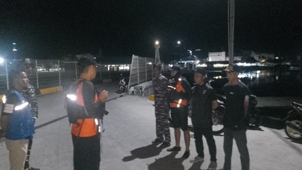Kapal Penangkap Ikan Terbalik di Perairan Selayar, 11 Korban Selamat