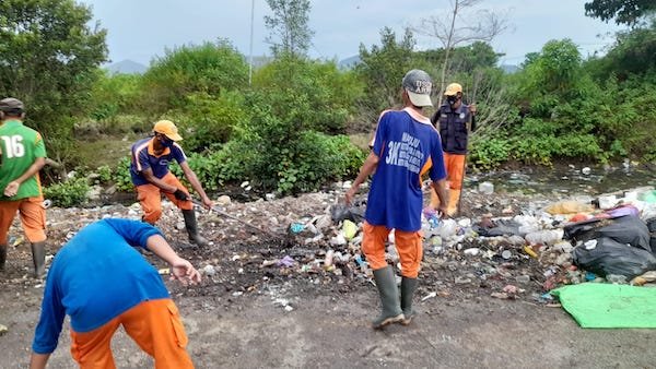 Banyaknya Tumpukan Sampah, DLH Sulbar Imbau Warga Tidak Mencemarkan Lingkungan