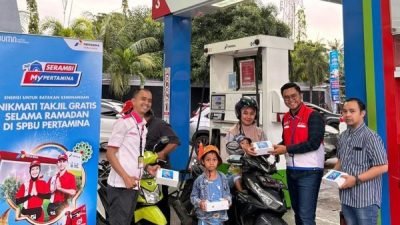 Pertamina Sulawesi Cek Kesiapan Sarfas dan Berbagi Takjil di Makassar