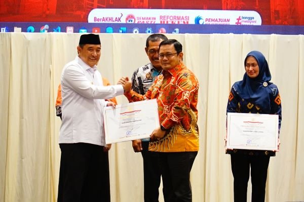 Bantaeng Terima Piagam Penghargaan KKP HAM Tahun 2023