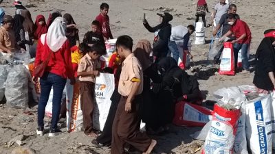 Lintas Komunitas hingga Pelajar di Bulukumba Ikut Aksi Bersih Bersih
