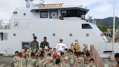 Lanal Mamuju Kenalkan Kendaraan Air kepada Siswa TKIT Wildan