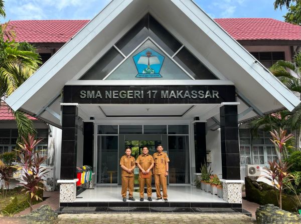 Hari Pertama Masuk Kerja, Kabid SMA Nurkusuma Kunjungi SMAN 17 Makassar