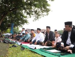 Momentum Idulfitri, Pj Bupati Bantaeng Tunaikan Shalat Ied Bersama Masyarakat