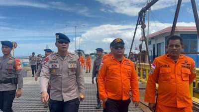 Tim SAR Batalyon C Pelopor Bersama Basarnas Bone Pantau Arus Mudik