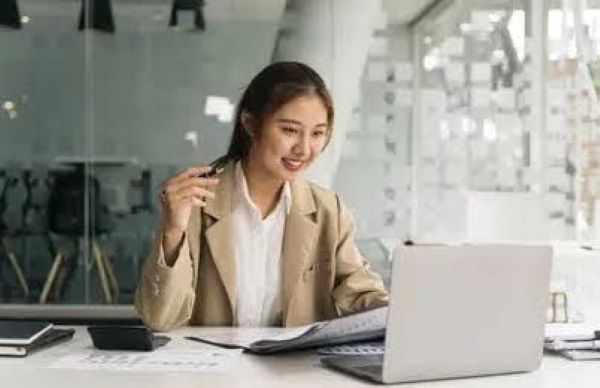 Tips Sehat dan Bugar Selama Berpuasa Bagi Pekerja Kantoran