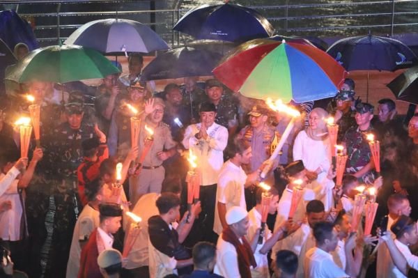 Pawai Obor dan Takbir Keliling Pemkot Makassar Diikuti 20 Ribu Peserta