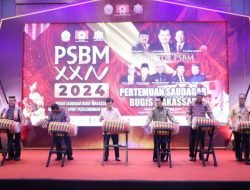 Danny Pomanto Tabuh Gendang Pembukaan Pertemuan Saudagar Bugis-Makassar XXIV