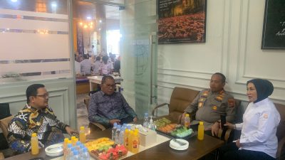 Pj Bupati Bantaeng Terima Sertipikat Elektronik dari Menteri ATR