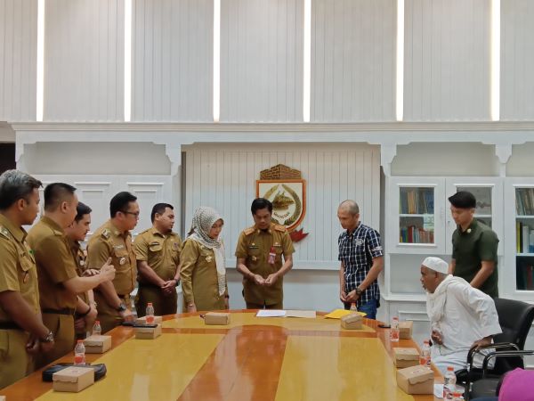 Sekda Makassar Terima Aset Warga untuk Fasum Fasos Kota Makassar