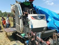 1 Mobil Combine Asal Bone Dibakar OTK Saat Beroperasi di Jeneponto