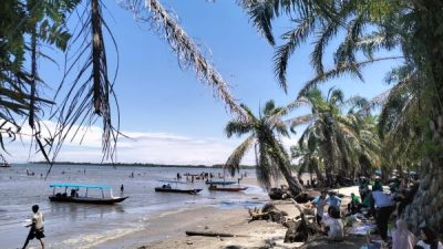 Tradisi Lebaran Ketupat di Lutim, Warga Padati Pantai Balo-balo