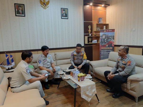 Tingkatkan Kualitas, Dirlantas Polda Sulbar Terima Kunjungan Jasa Raharja Mamuju