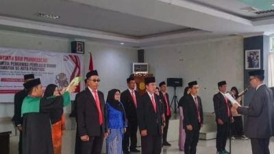 Ketua Bawaslu Parepare Lantik 12 Anggota Panwaslu Kecamatan