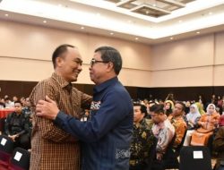 Pemprov Sulbar Lepas Prof Zudan dan Ninuk Triyanti
